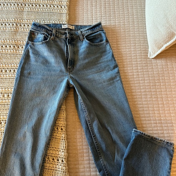 Abercrombie & Fitch Denim - Women’s Abercrombie and Fitch 90s Straight Ultra High Rise Jeans